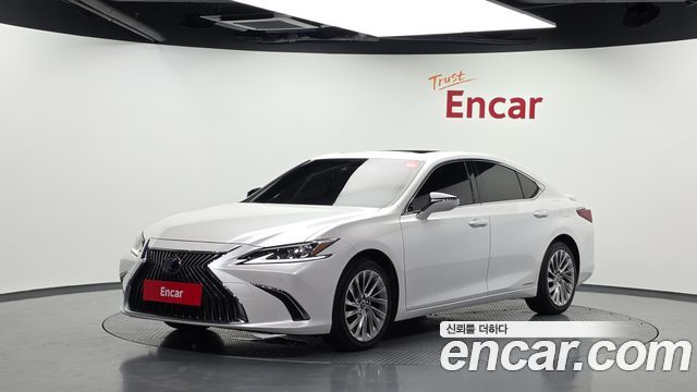 Lexus ES 300h 7-го поколения Luxury Plus - фото 0