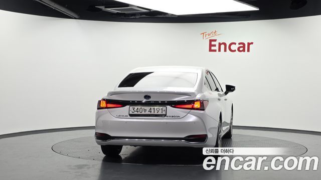 Lexus ES 300h 7-го поколения Luxury Plus - фото 3
