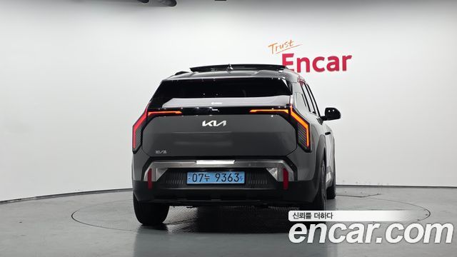 Kia EV3 Long Range 2WD Earth - фото 3