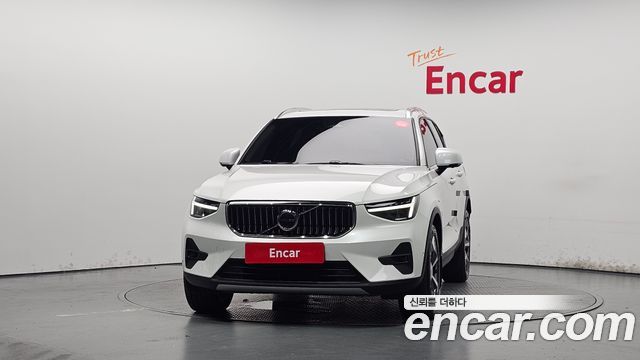 Volvo XC40 B4 Ultimate Bright - фото 2