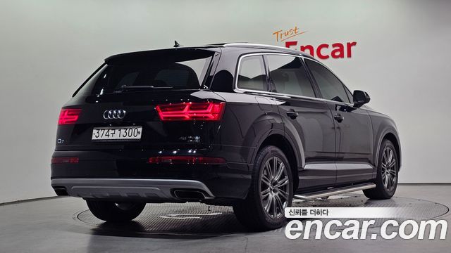 Audi Q7 45 TFSI Quattro - фото 1