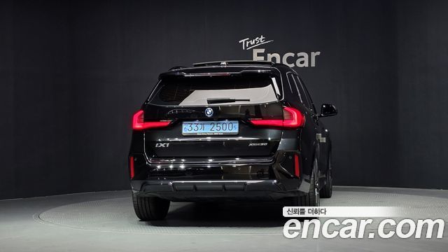 BMW iX1 U11 xDrive 30 M Sport - фото 3