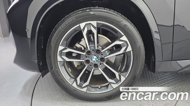 BMW X1 U11 xDrive 20i M Sport - фото 4
