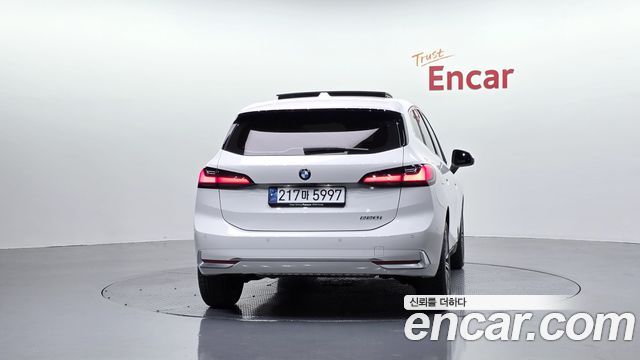 BMW 2 Series Active Tourer U06 220i Luxury - фото 3