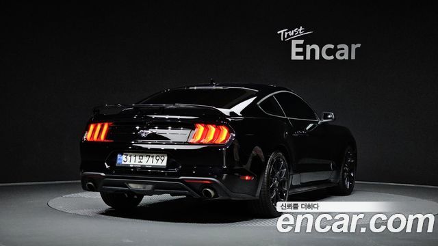 Ford Mustang Coupe - фото 0