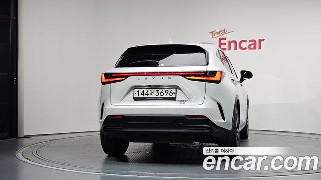 Lexus NX 350h 2-го поколения Premium - фото 3