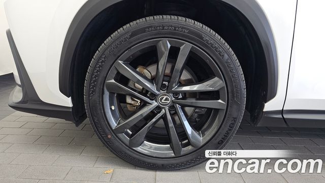 Lexus NX 350h 2-го поколения Premium - фото 4