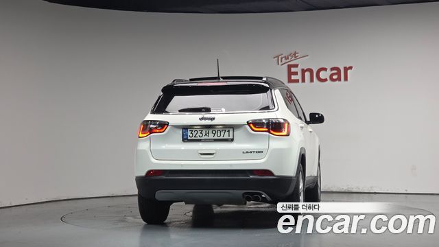 Jeep Compass 2-го поколения 2.4 limited 2WD - фото 2
