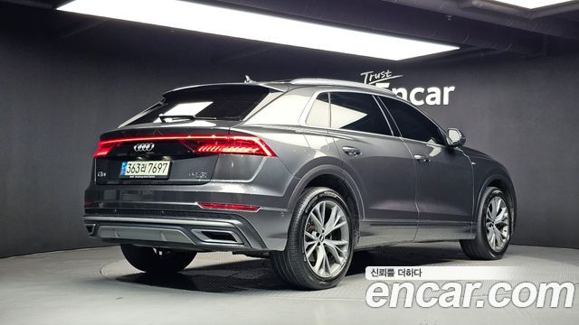 Audi Q8 50 TDI Quattro Premium - фото 1