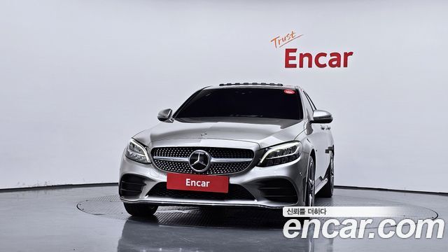 Mercedes-Benz C-Class W205 C300e 4MATIC AMG Line - фото 2