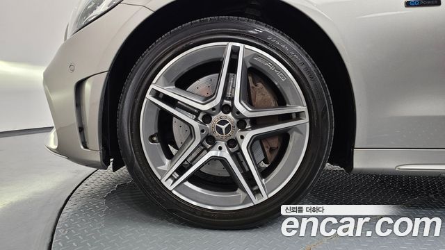 Mercedes-Benz C-Class W205 C300e 4MATIC AMG Line - фото 4