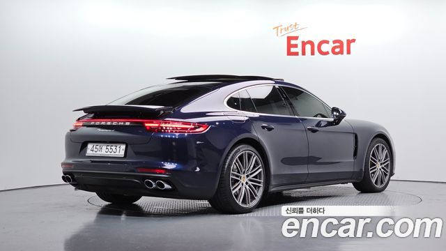 Porsche Panamera 3.0 AWD - фото 0