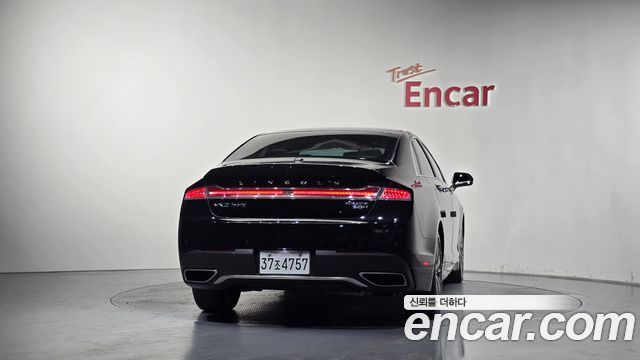 Lincoln MKZ Hybrid 2nd - фото 3