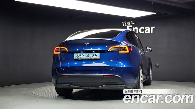 Tesla Model Y Long Range AWD - фото 3