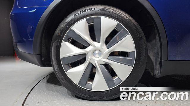 Tesla Model Y Long Range AWD - фото 4