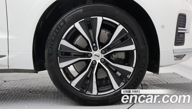 Volvo XC60 2-го поколения B6 Ultra Bright - фото 4