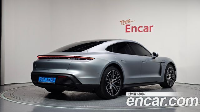 Porsche Taycan Base - фото 1