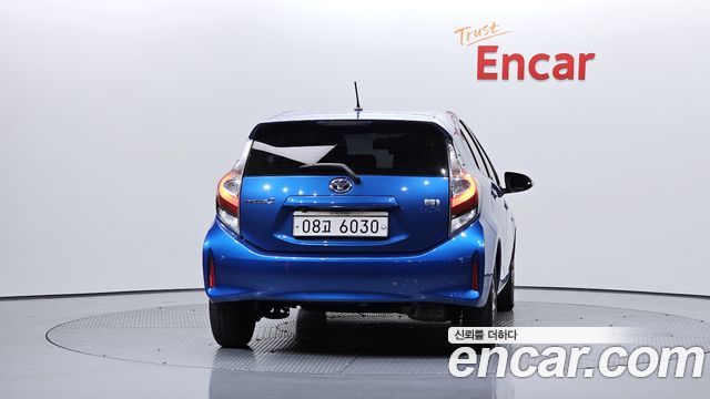 Toyota Prius 1.5 - фото 3