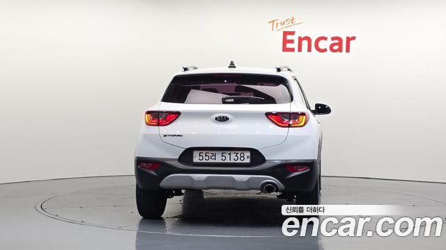 Kia Stonic 1.4 Prestige - фото 3