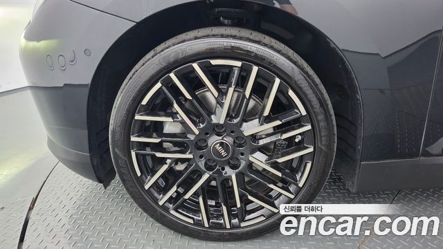 Mini Cooper Electric 4-го поколения SE Favoured - фото 4