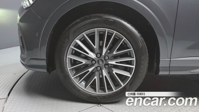 Audi Q3 F3 35 TDI Quattro Premium - фото 4