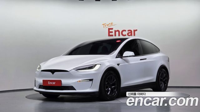 Tesla Model X AWD - фото 0