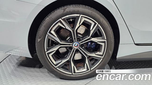 BMW i4 eDrive40 M Sports Pro - фото 3