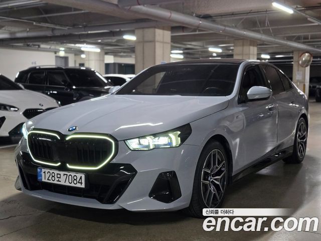 BMW 5 Series G60 520i Special Edition - фото 0