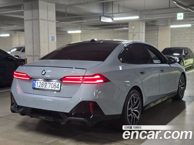 BMW 5 Series G60 520i Special Edition - фото 1