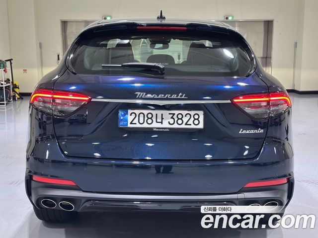 Maserati Levante 3.0 S AWD Modena - фото 3