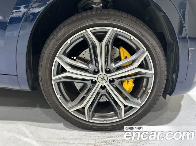 Maserati Levante 3.0 S AWD Modena - фото 4