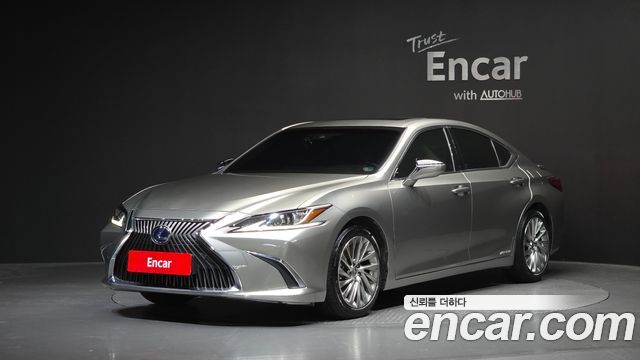 Lexus ES 300h 7-го поколения Luxury Plus - фото 0