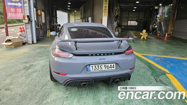 Porsche 718 Cayman 4.0 GT4 - фото 3