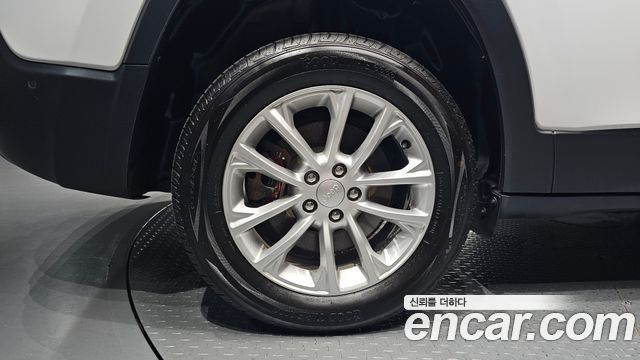 Jeep Cherokee KL 2.4 Longitude High AWD - фото 4