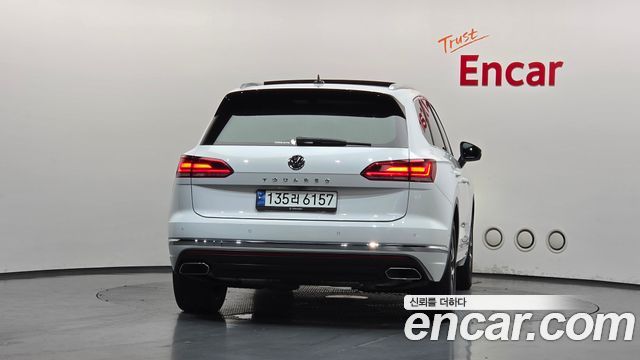Volkswagen Touareg 3-го поколения 3.0 TDI Prestige - фото 3