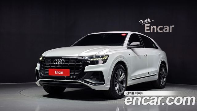 Audi Q8 55 TFSI Quattro Premium - фото 0
