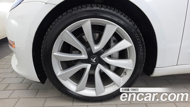 Tesla Model 3 Long Range AWD - фото 4