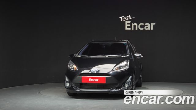 Toyota Prius 1.5 - фото 2