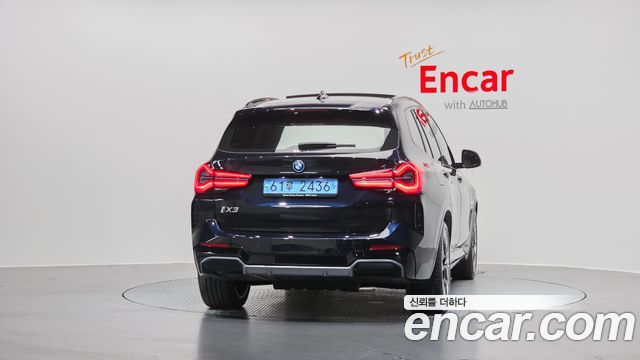 BMW iX3 M Sports - фото 3