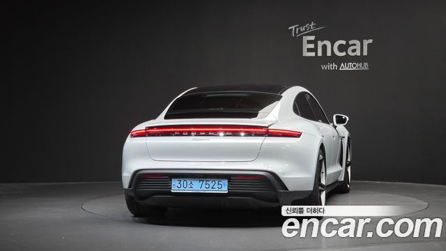 Porsche Taycan Base - фото 3