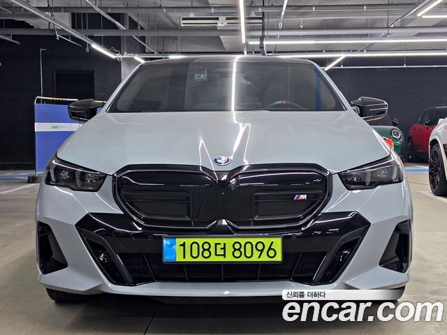 BMW i5 G60 M60 xDrive - фото 2