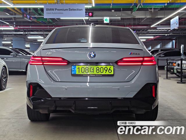 BMW i5 G60 M60 xDrive - фото 3