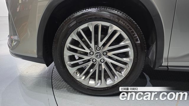 Lexus RX 450h 4-го поколения Executive - фото 4