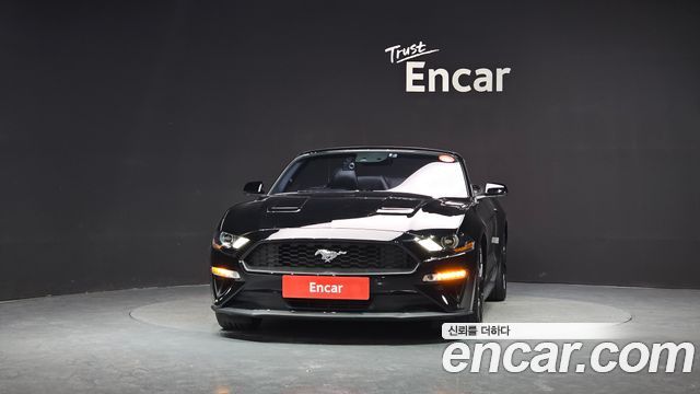 Ford Mustang Convertible - фото 2