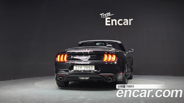 Ford Mustang Convertible - фото 3