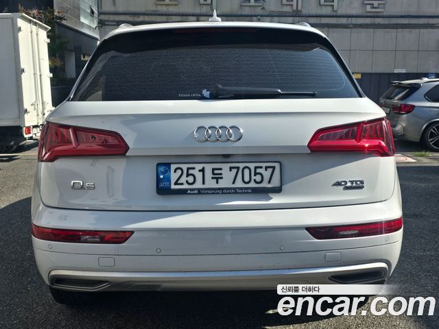 Audi Q5 FY 40 TDI Quattro Premium - фото 3