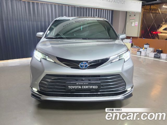 Toyota Sienna 4-го поколения 2.5 Hybrid 2WD - фото 2