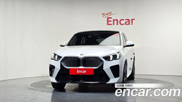 BMW iX2 U10 eDrive 20 M Sport - фото 2