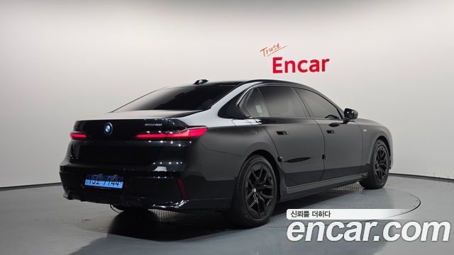 BMW i7 G70 eDrive 50 M Sport - фото 1
