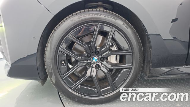 BMW i7 G70 eDrive 50 M Sport - фото 4